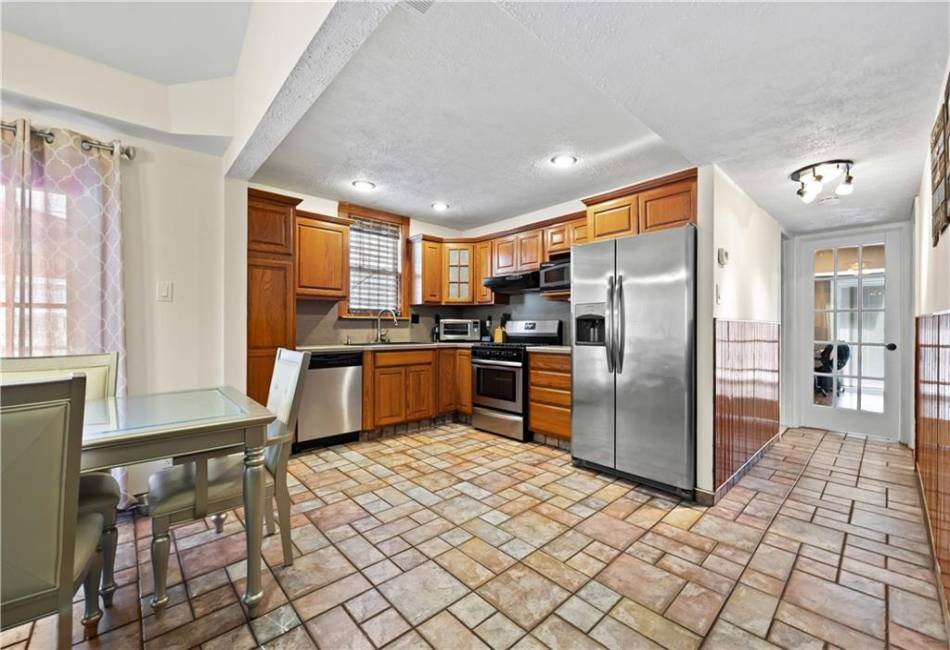 1182 Arthur Kill Road, Staten Island, New York 10312, 3 Bedrooms Bedrooms, ,2 BathroomsBathrooms,Residential,For Sale,Arthur Kill,492616