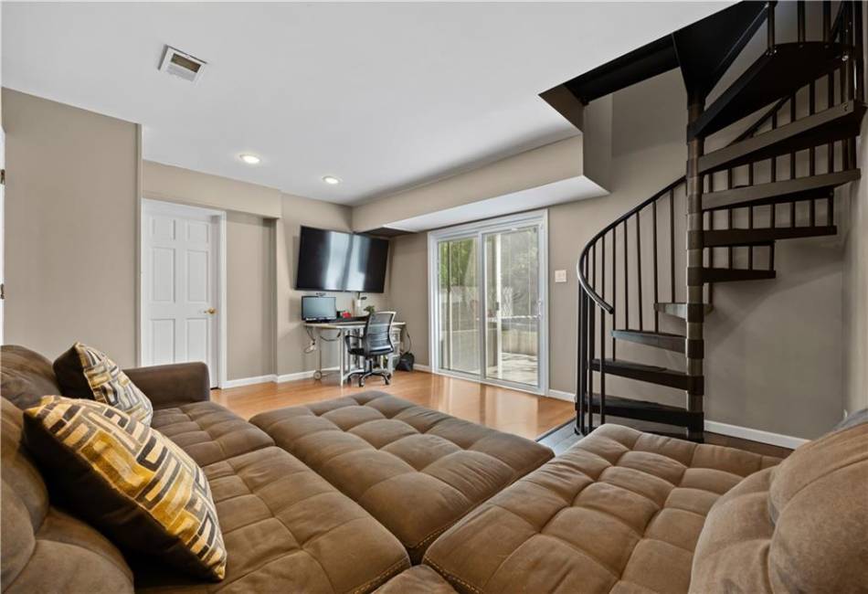 1182 Arthur Kill Road, Staten Island, New York 10312, 3 Bedrooms Bedrooms, ,2 BathroomsBathrooms,Residential,For Sale,Arthur Kill,492616