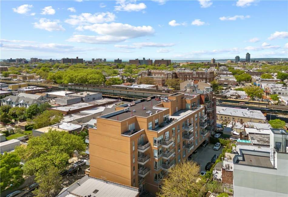 71 Village Rd North, Brooklyn, New York 11223, 2 Bedrooms Bedrooms, ,2 BathroomsBathrooms,Residential,For Sale,Village Rd North,492620