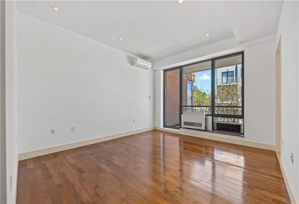 71 Village Rd North, Brooklyn, New York 11223, 2 Bedrooms Bedrooms, ,2 BathroomsBathrooms,Residential,For Sale,Village Rd North,492620