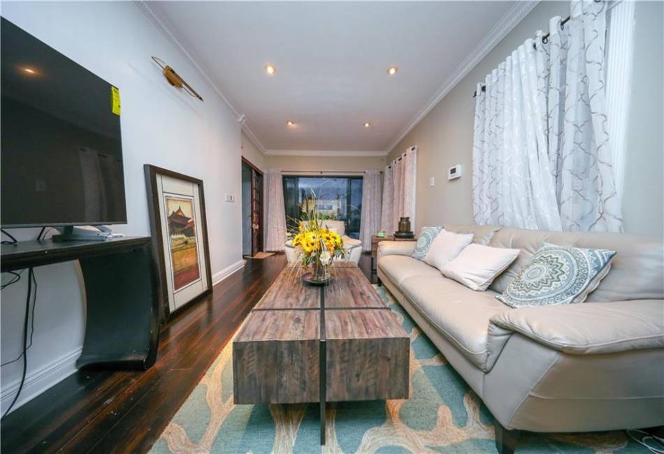 24 Martineau Street, Staten Island, New York 10303, 3 Bedrooms Bedrooms, ,3 BathroomsBathrooms,Residential,For Sale,Martineau,492629