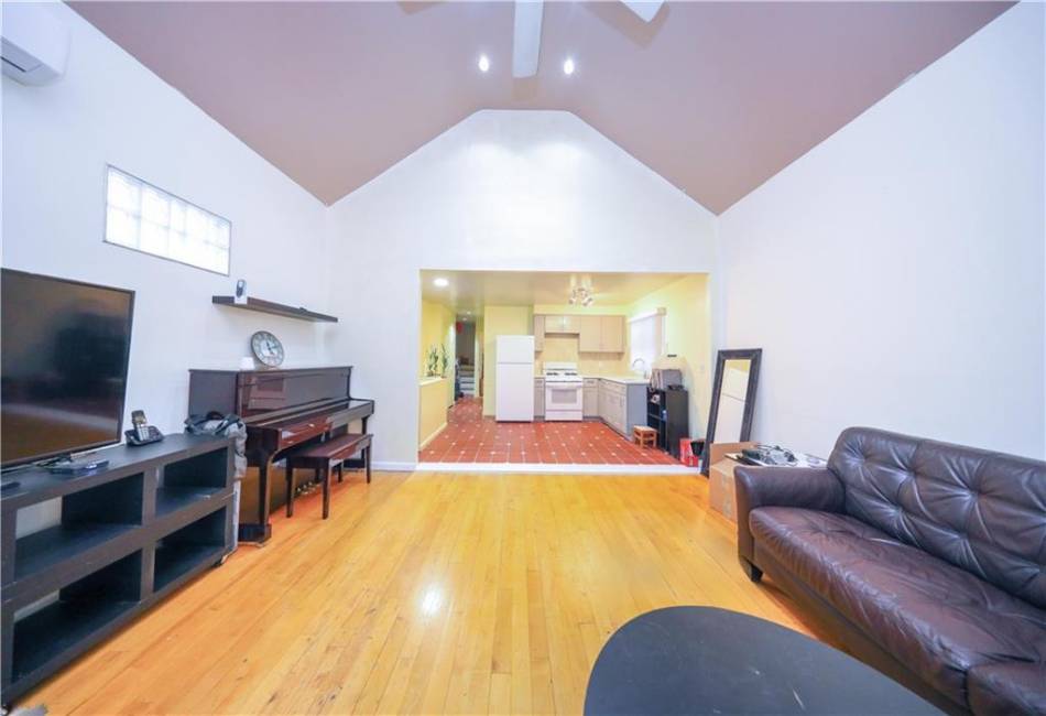 2035 73rd Street, Brooklyn, New York 11204, 3 Bedrooms Bedrooms, ,2 BathroomsBathrooms,Residential,For Sale,73rd,492636