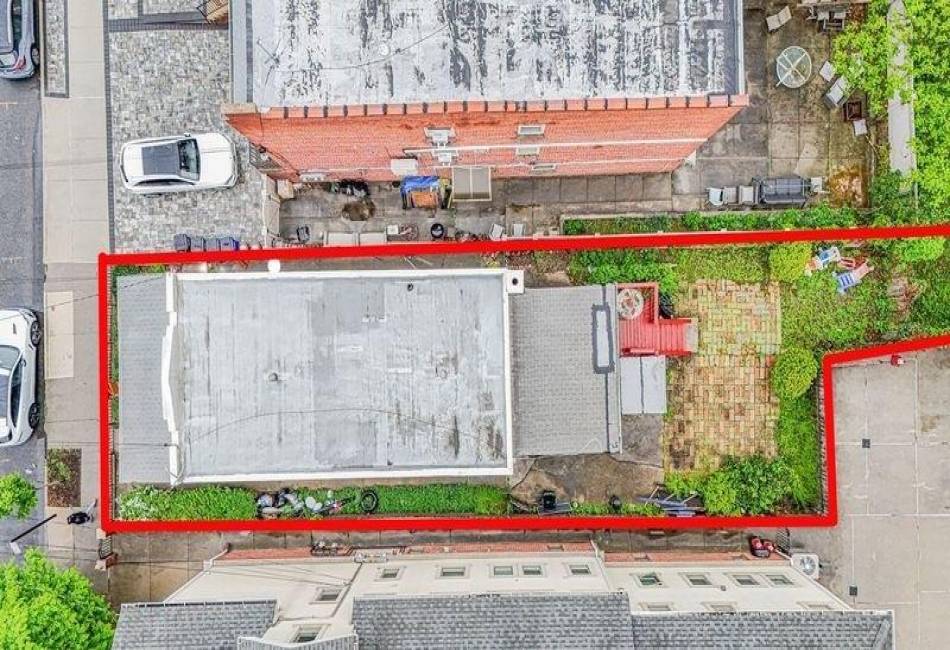 1223 Avenue Y, Brooklyn, New York 11235, 3 Bedrooms Bedrooms, ,1 BathroomBathrooms,Residential,For Sale,Avenue Y,492641