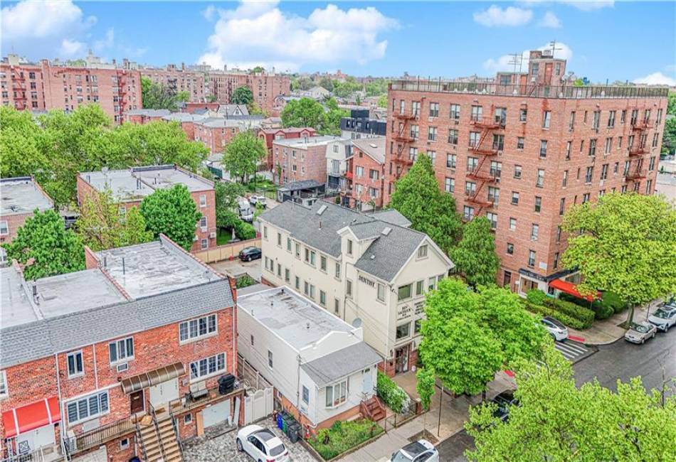 1223 Avenue Y, Brooklyn, New York 11235, 3 Bedrooms Bedrooms, ,1 BathroomBathrooms,Residential,For Sale,Avenue Y,492641