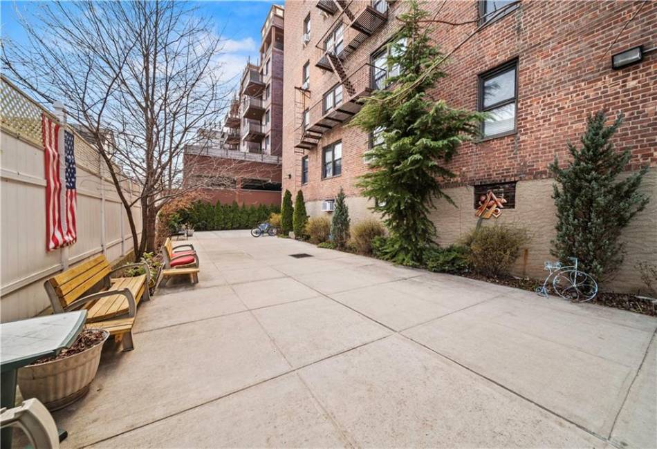 3025 Ocean Avenue, Sheepshead Bay, New York 11235, 3 Bedrooms Bedrooms, ,1 BathroomBathrooms,Residential,For Sale,Ocean,490100