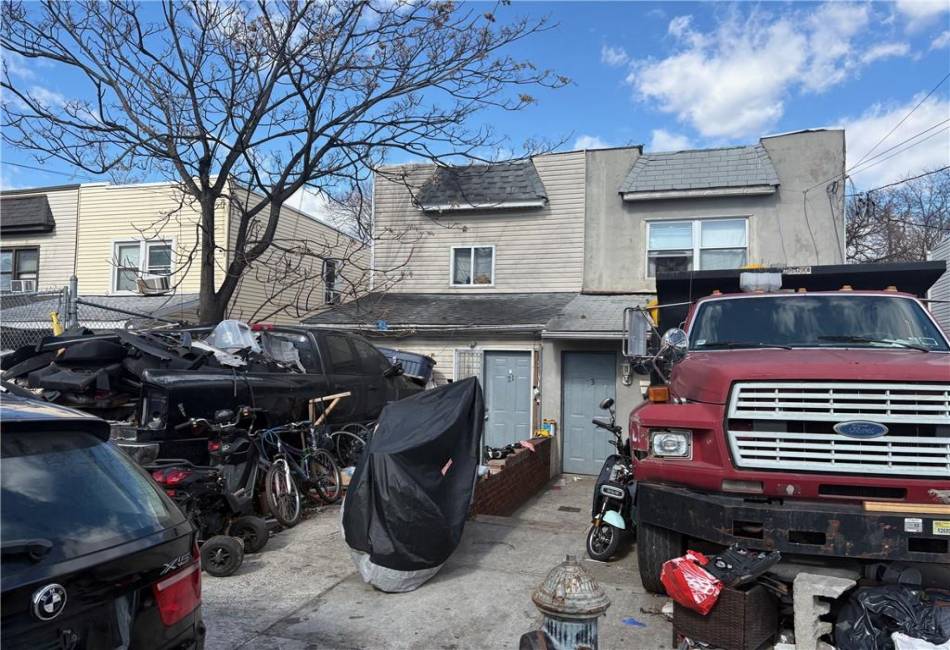 21 Preston Court, Brooklyn, New York 11234, 2 Bedrooms Bedrooms, ,1 BathroomBathrooms,Residential,For Sale,Preston,490790