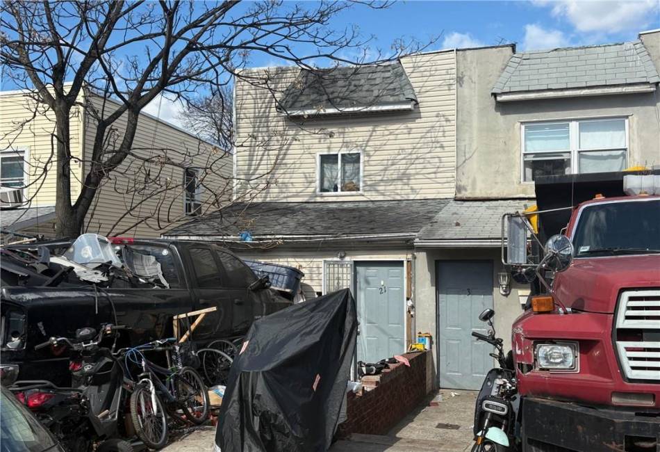 21 Preston Court, Brooklyn, New York 11234, 2 Bedrooms Bedrooms, ,1 BathroomBathrooms,Residential,For Sale,Preston,490790