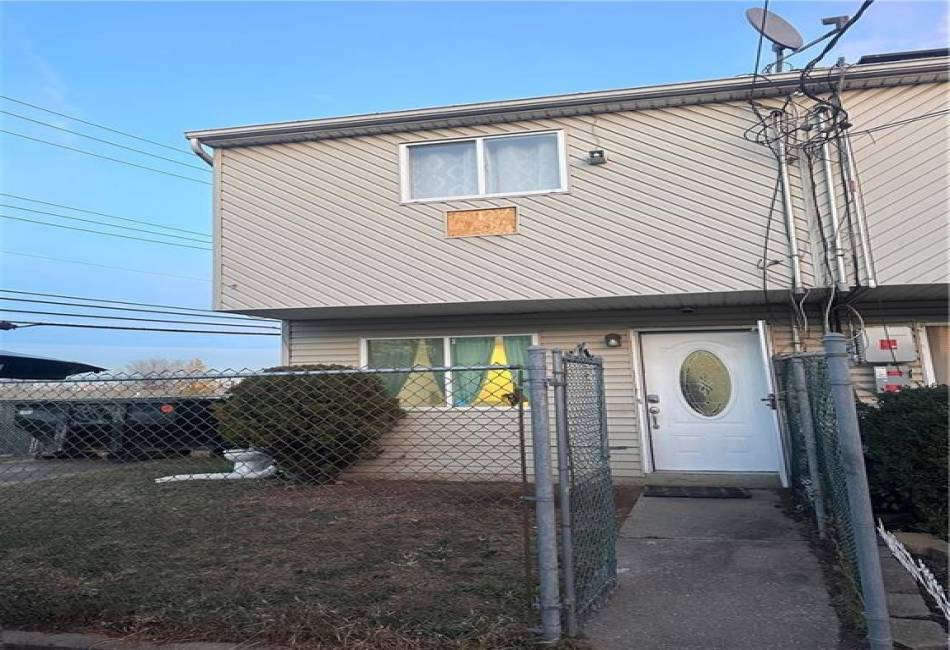 15 Betty Court, Staten Island, New York 10303, 3 Bedrooms Bedrooms, ,1 BathroomBathrooms,Rental,For Sale,Betty,492600