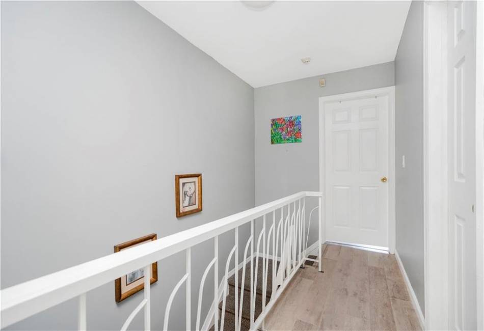 131 Stonegate Drive, Staten Island, New York 10304, 3 Bedrooms Bedrooms, ,3 BathroomsBathrooms,Residential,For Sale,Stonegate,492619