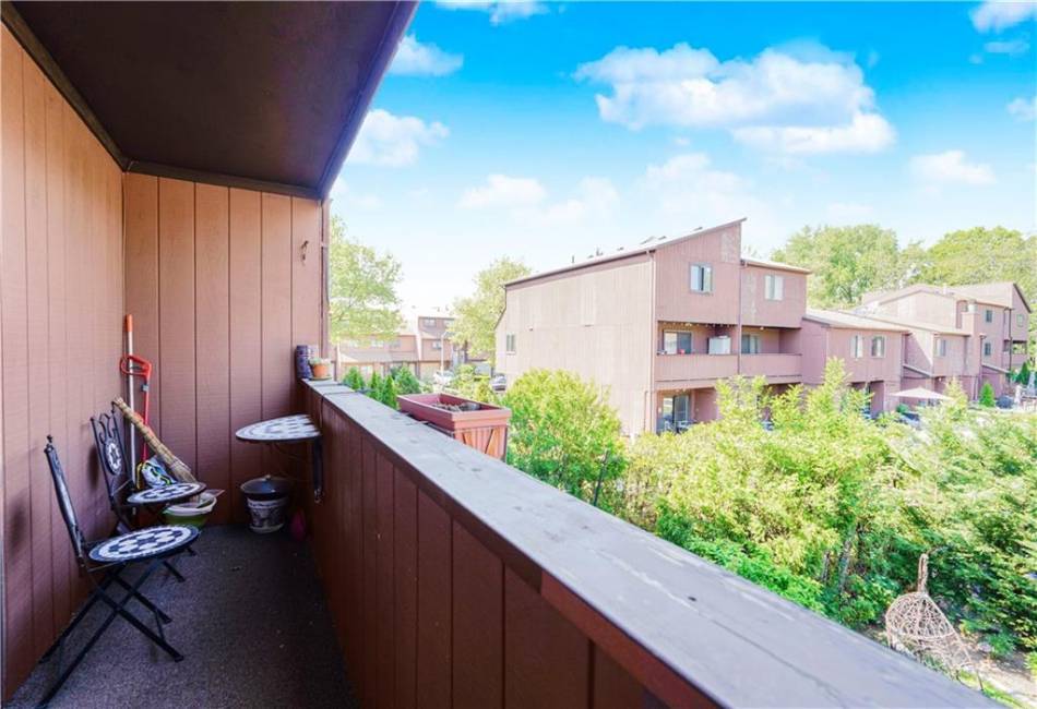 131 Stonegate Drive, Staten Island, New York 10304, 3 Bedrooms Bedrooms, ,3 BathroomsBathrooms,Residential,For Sale,Stonegate,492619