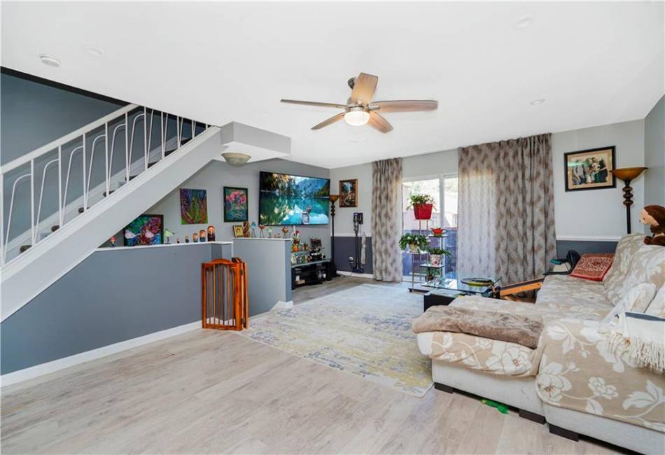 131 Stonegate Drive, Staten Island, New York 10304, 3 Bedrooms Bedrooms, ,3 BathroomsBathrooms,Residential,For Sale,Stonegate,492619