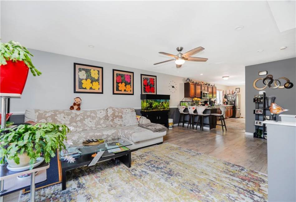 131 Stonegate Drive, Staten Island, New York 10304, 3 Bedrooms Bedrooms, ,3 BathroomsBathrooms,Residential,For Sale,Stonegate,492619