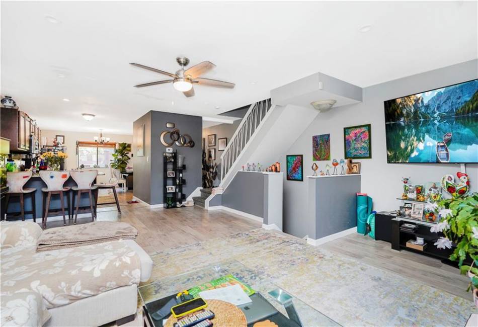 131 Stonegate Drive, Staten Island, New York 10304, 3 Bedrooms Bedrooms, ,3 BathroomsBathrooms,Residential,For Sale,Stonegate,492619