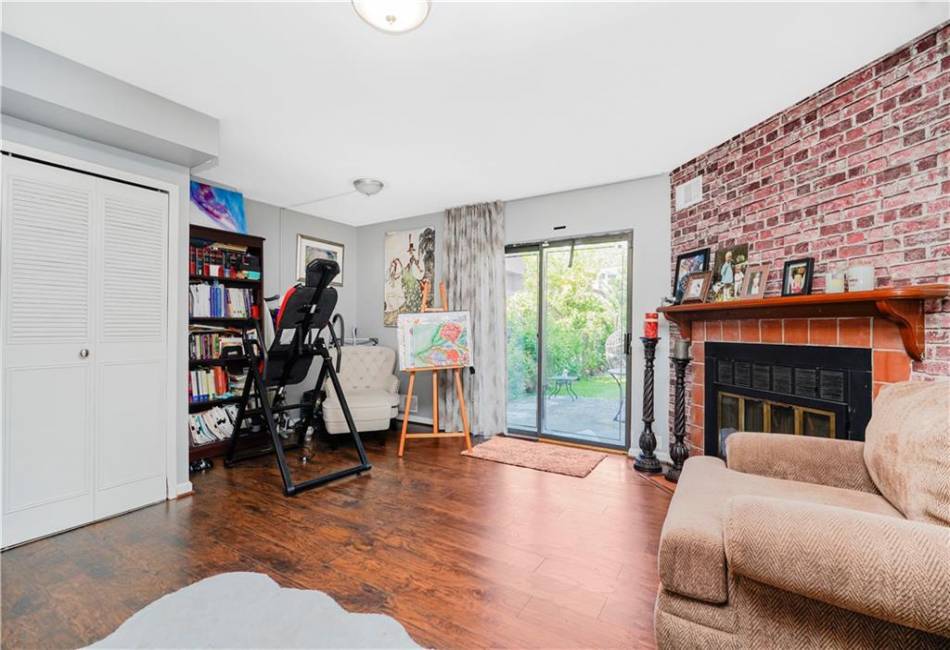 131 Stonegate Drive, Staten Island, New York 10304, 3 Bedrooms Bedrooms, ,3 BathroomsBathrooms,Residential,For Sale,Stonegate,492619