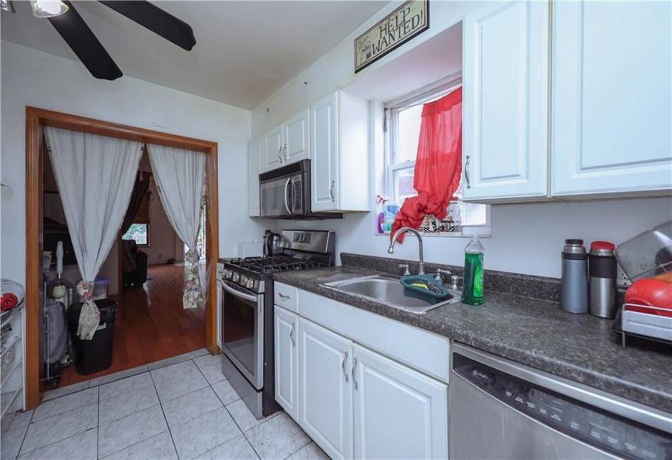 1722 70th Street, Brooklyn, New York 11204, 3 Bedrooms Bedrooms, ,2 BathroomsBathrooms,Residential,For Sale,70th,492626