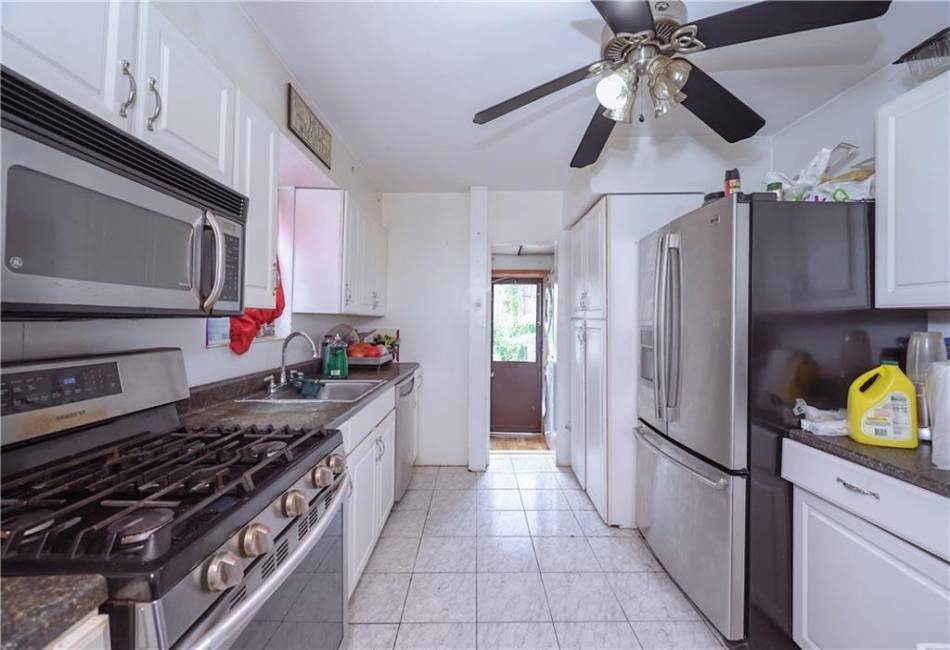 1722 70th Street, Brooklyn, New York 11204, 3 Bedrooms Bedrooms, ,2 BathroomsBathrooms,Residential,For Sale,70th,492626