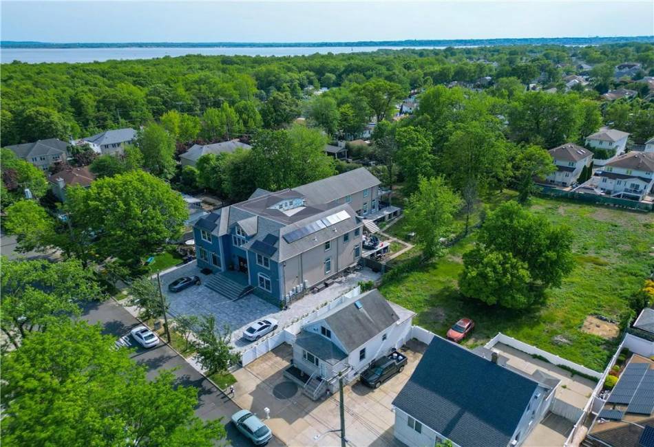 230 Bedell Avenue, Staten Island, New York 10307, 2 Bedrooms Bedrooms, ,1 BathroomBathrooms,Residential,For Sale,Bedell,492647
