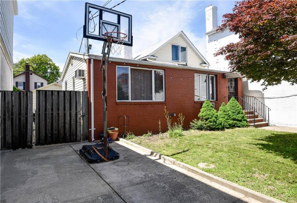 2064 Coleman Street, Brooklyn, New York 11234, 4 Bedrooms Bedrooms, ,2 BathroomsBathrooms,Residential,For Sale,Coleman,492651