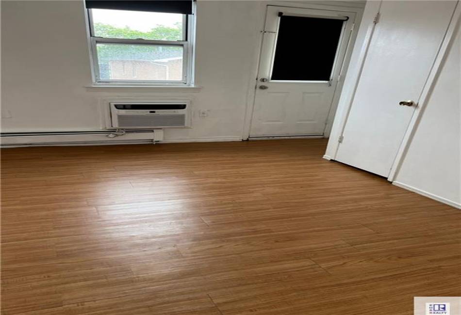 4665 Bedford Avenue, Brooklyn, New York 11235, 1 Bedroom Bedrooms, ,1 BathroomBathrooms,Residential,For Sale,Bedford,492653