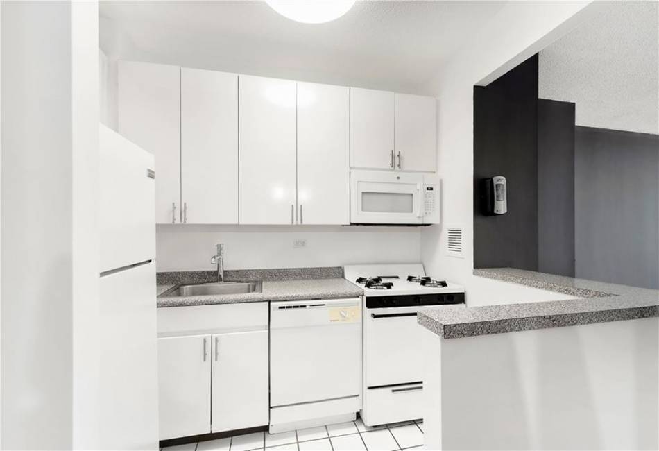 3111 Ocean Parkway, Brooklyn, New York 11235, ,1 BathroomBathrooms,Residential,For Sale,Ocean,492654