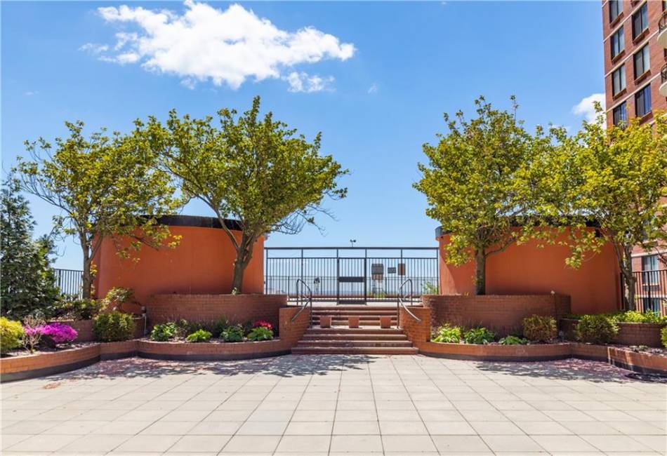 3111 Ocean Parkway, Brooklyn, New York 11235, ,1 BathroomBathrooms,Residential,For Sale,Ocean,492654