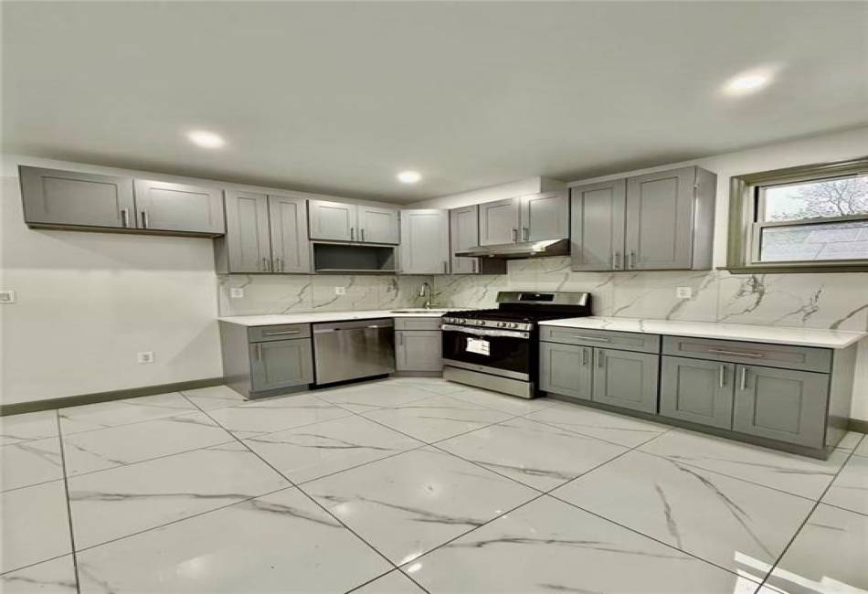54 Irving Place, Staten Island, New York 10304, 3 Bedrooms Bedrooms, ,2 BathroomsBathrooms,Rental,For Sale,Irving,492660