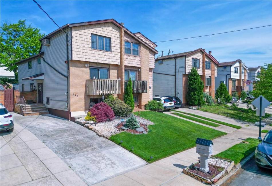 345 Colon Avenue, Staten Island, New York 10308, 3 Bedrooms Bedrooms, ,2 BathroomsBathrooms,Residential,For Sale,Colon,492638