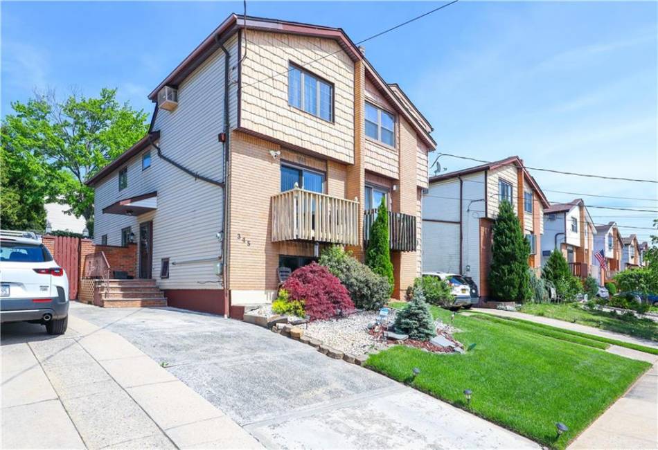 345 Colon Avenue, Staten Island, New York 10308, 3 Bedrooms Bedrooms, ,2 BathroomsBathrooms,Residential,For Sale,Colon,492638