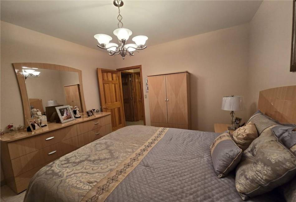 1633 13th Street, Brooklyn, New York 11223, 7 Bedrooms Bedrooms, ,5 BathroomsBathrooms,Residential,For Sale,13th,492671