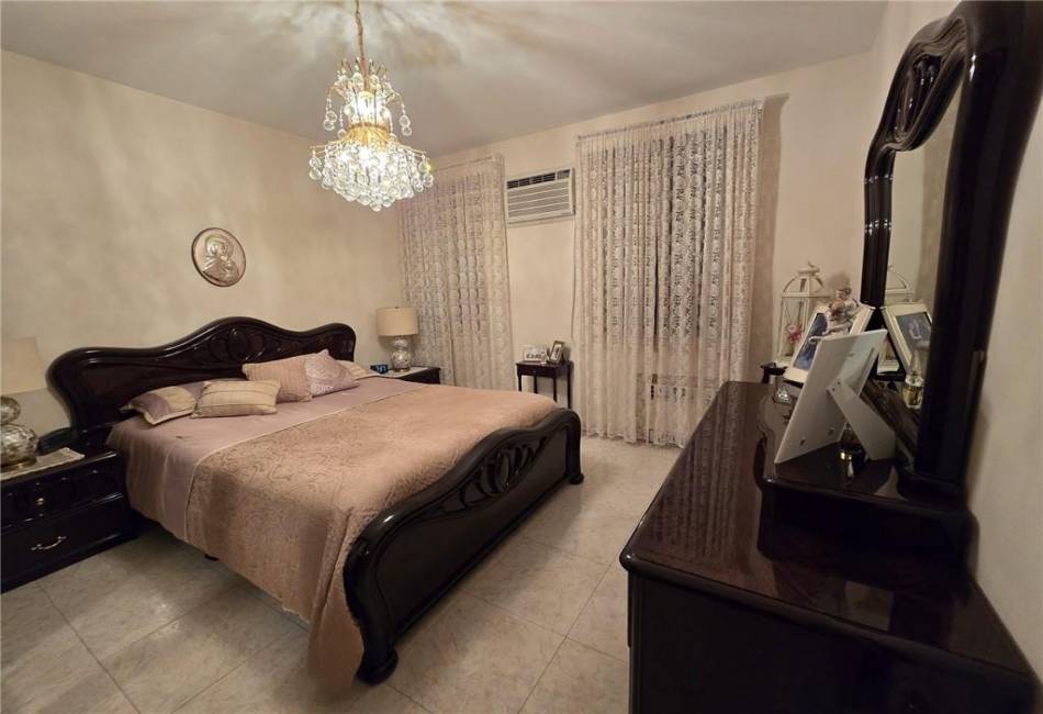 1633 13th Street, Brooklyn, New York 11223, 7 Bedrooms Bedrooms, ,5 BathroomsBathrooms,Residential,For Sale,13th,492671