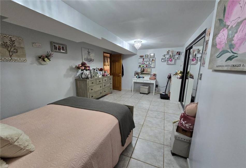 1633 13th Street, Brooklyn, New York 11223, 7 Bedrooms Bedrooms, ,5 BathroomsBathrooms,Residential,For Sale,13th,492671