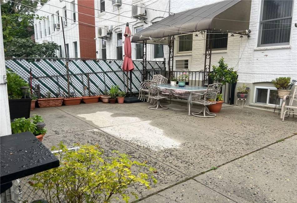1633 13th Street, Brooklyn, New York 11223, 7 Bedrooms Bedrooms, ,5 BathroomsBathrooms,Residential,For Sale,13th,492671