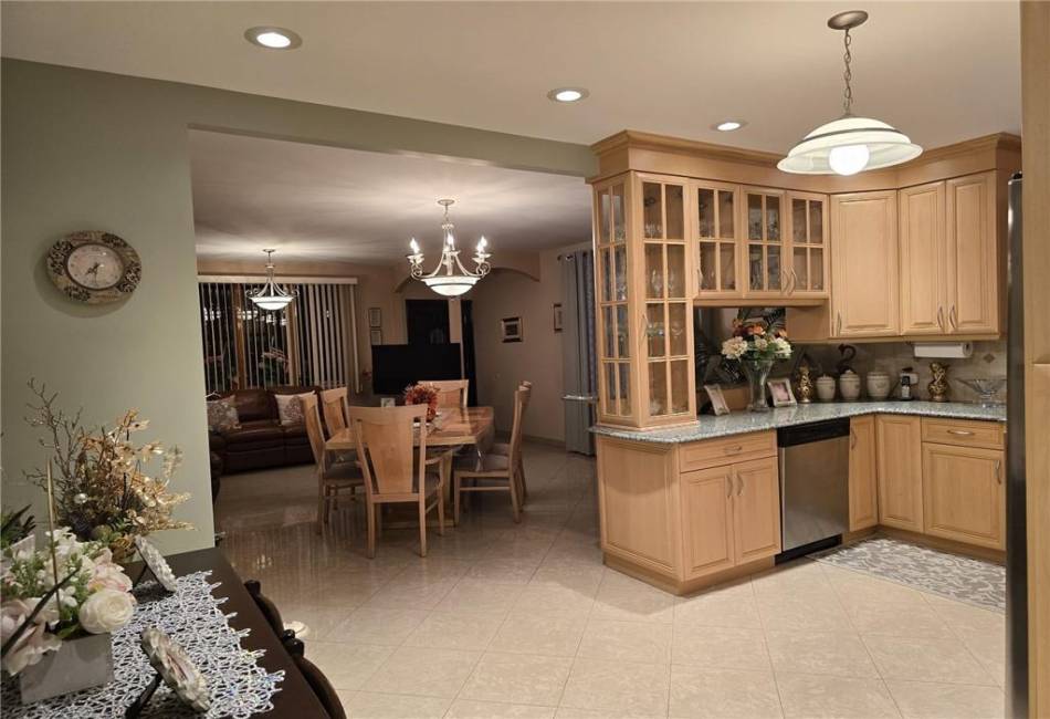 1633 13th Street, Brooklyn, New York 11223, 7 Bedrooms Bedrooms, ,5 BathroomsBathrooms,Residential,For Sale,13th,492671
