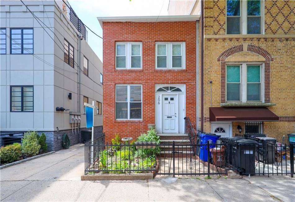 206 Marine Avenue, Brooklyn, New York 11209, 5 Bedrooms Bedrooms, ,2 BathroomsBathrooms,Residential,For Sale,Marine,492672