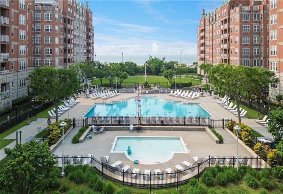 105 Oceana Drive, Brooklyn, New York 1125, 3 Bedrooms Bedrooms, ,2 BathroomsBathrooms,Residential,For Sale,Oceana,492675