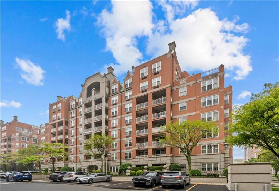 105 Oceana Drive, Brooklyn, New York 1125, 3 Bedrooms Bedrooms, ,2 BathroomsBathrooms,Residential,For Sale,Oceana,492675