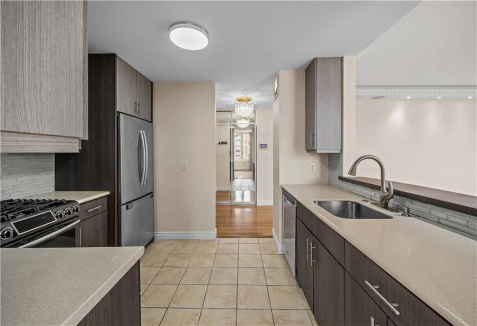 105 Oceana Drive, Brooklyn, New York 1125, 3 Bedrooms Bedrooms, ,2 BathroomsBathrooms,Residential,For Sale,Oceana,492675