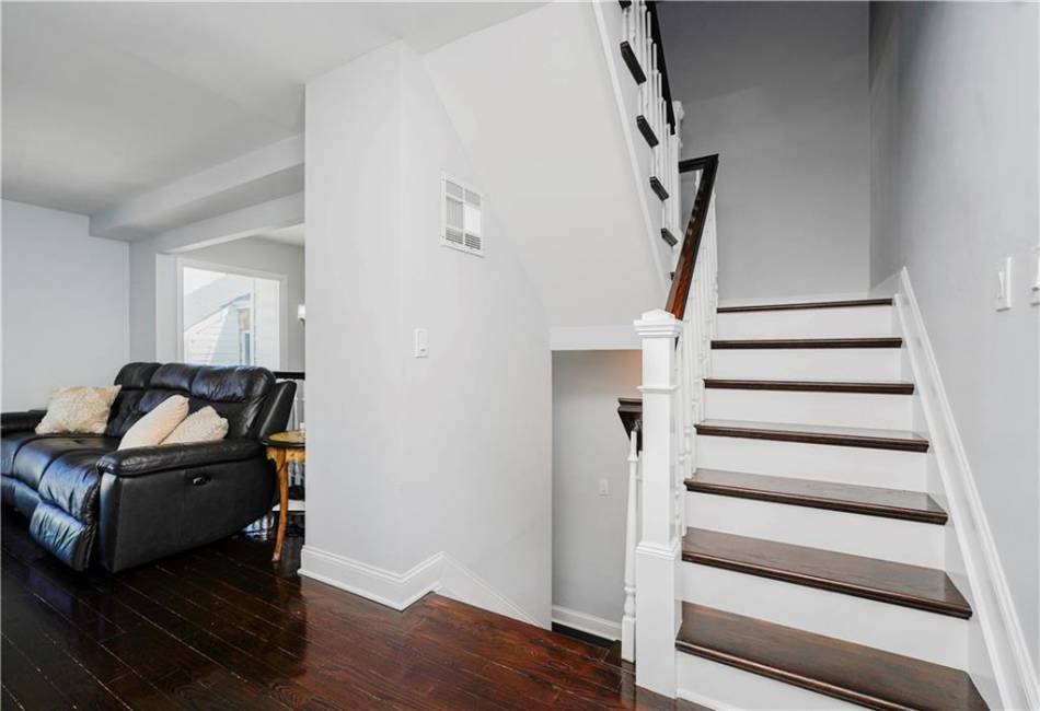 40 Kyle Court, Staten Island, New York 10312, 4 Bedrooms Bedrooms, ,3 BathroomsBathrooms,Residential,For Sale,Kyle,492676