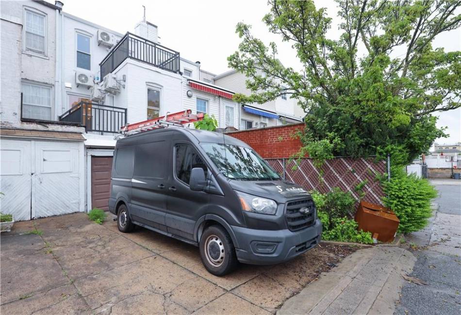 1238 77th Street, Brooklyn, New York 11228, 2 Bedrooms Bedrooms, ,3 BathroomsBathrooms,Residential,For Sale,77th,492677