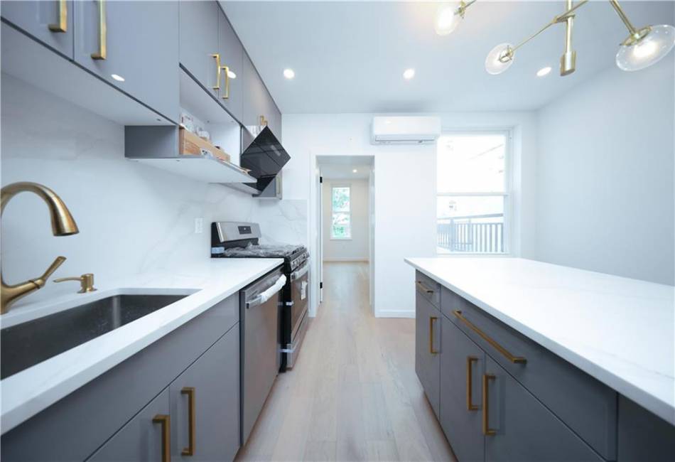 1238 77th Street, Brooklyn, New York 11228, 2 Bedrooms Bedrooms, ,3 BathroomsBathrooms,Residential,For Sale,77th,492677