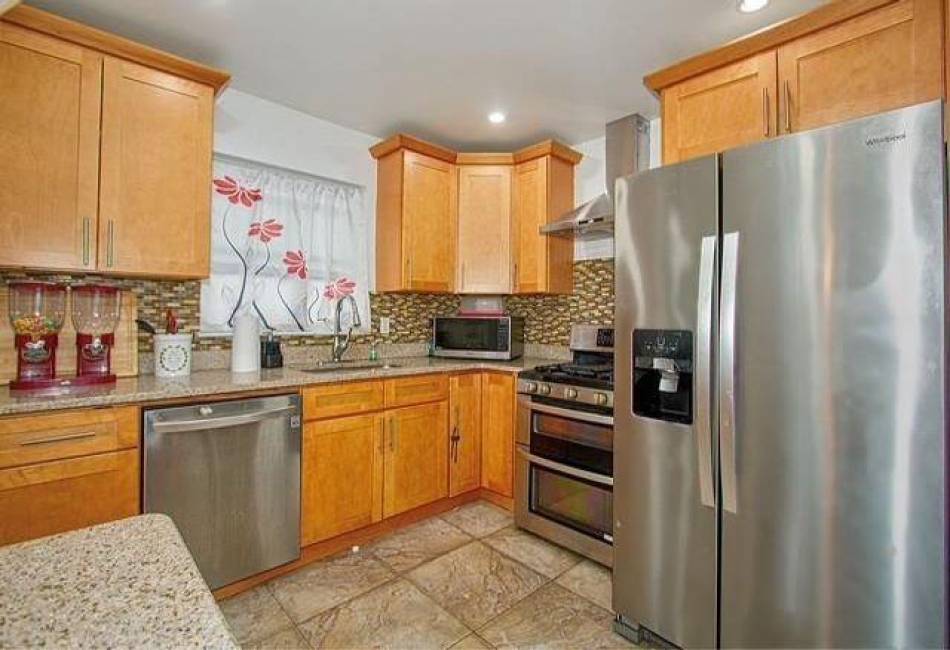 1435 80th Street, Brooklyn, New York 11236, 5 Bedrooms Bedrooms, ,4 BathroomsBathrooms,Residential,For Sale,80th,492678