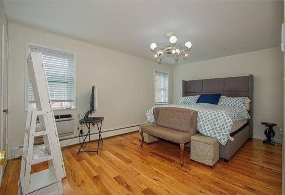 1435 80th Street, Brooklyn, New York 11236, 5 Bedrooms Bedrooms, ,4 BathroomsBathrooms,Residential,For Sale,80th,492678
