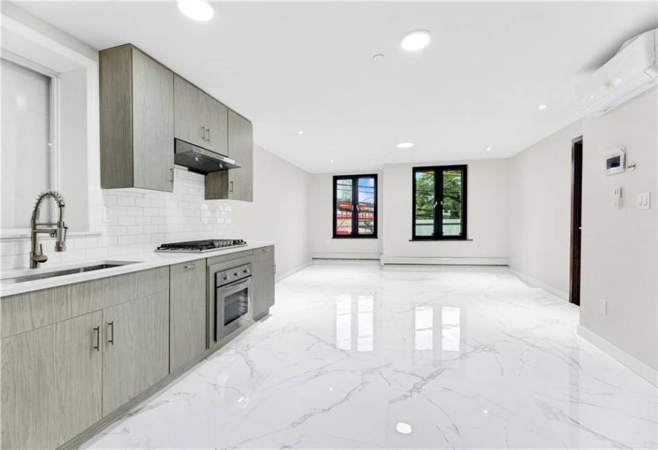 1014 Banner Avenue, Brooklyn, New York 11235, 1 Bedroom Bedrooms, ,2 BathroomsBathrooms,Residential,For Sale,Banner,492680
