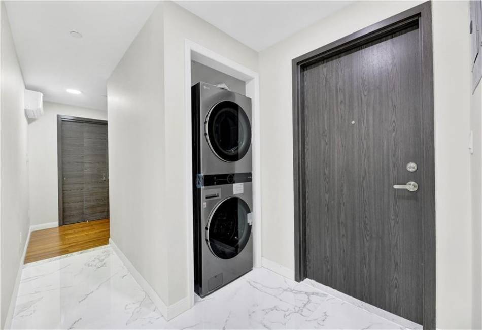 1014 Banner Avenue, Brooklyn, New York 11235, 1 Bedroom Bedrooms, ,2 BathroomsBathrooms,Residential,For Sale,Banner,492680