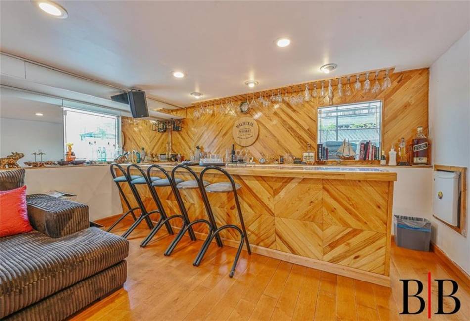 80 Whitman Drive, Brooklyn, New York 11234, 3 Bedrooms Bedrooms, ,3 BathroomsBathrooms,Residential,For Sale,Whitman,492634