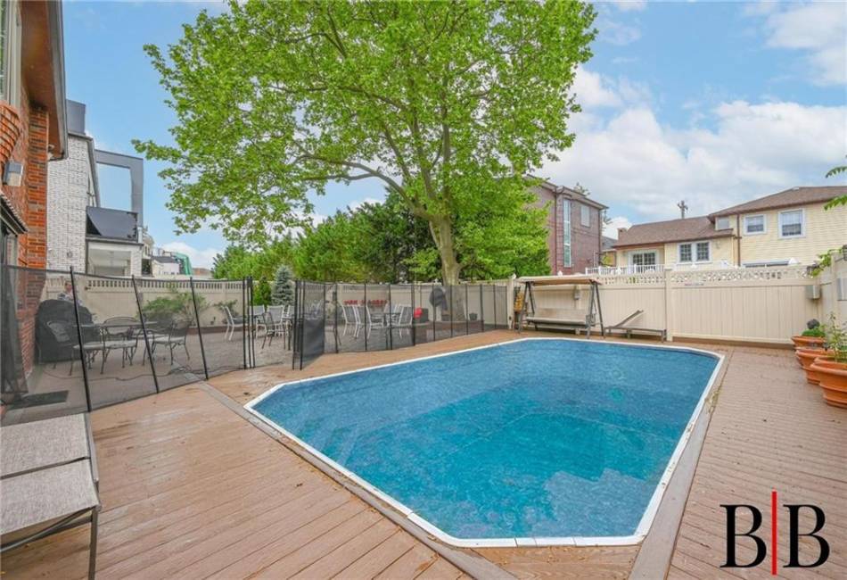 80 Whitman Drive, Brooklyn, New York 11234, 3 Bedrooms Bedrooms, ,3 BathroomsBathrooms,Residential,For Sale,Whitman,492634