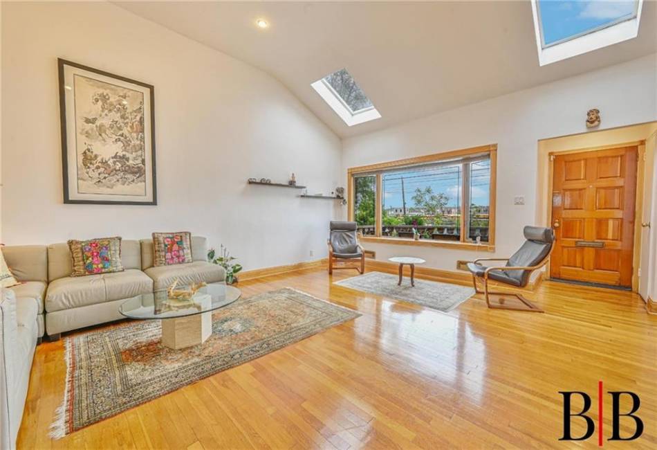 80 Whitman Drive, Brooklyn, New York 11234, 3 Bedrooms Bedrooms, ,3 BathroomsBathrooms,Residential,For Sale,Whitman,492634