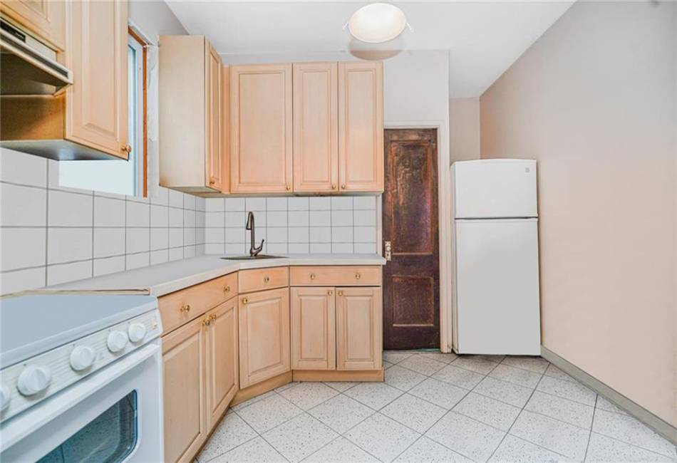 1519 71st Street, Brooklyn, New York 11228, 7 Bedrooms Bedrooms, ,5 BathroomsBathrooms,Residential,For Sale,71st,492637
