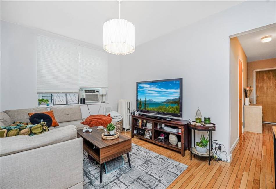 1519 71st Street, Brooklyn, New York 11228, 7 Bedrooms Bedrooms, ,5 BathroomsBathrooms,Residential,For Sale,71st,492637