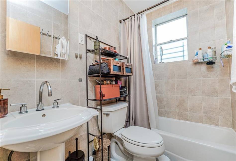1519 71st Street, Brooklyn, New York 11228, 7 Bedrooms Bedrooms, ,5 BathroomsBathrooms,Residential,For Sale,71st,492637